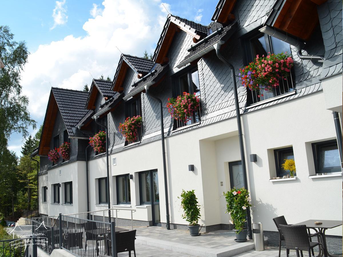 Hotel Die Triniushuette "Thueringens Schoenste Aussicht" Rauenstein Esterno foto