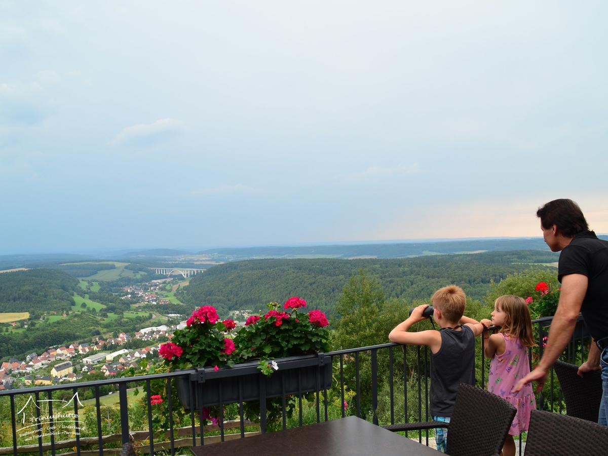 Hotel Die Triniushuette "Thueringens Schoenste Aussicht" Rauenstein Esterno foto