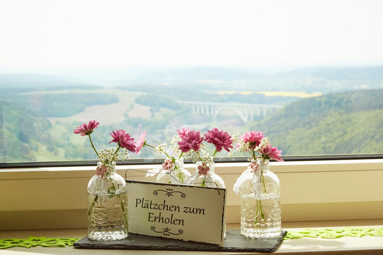 Hotel Die Triniushuette "Thueringens Schoenste Aussicht" Rauenstein Esterno foto